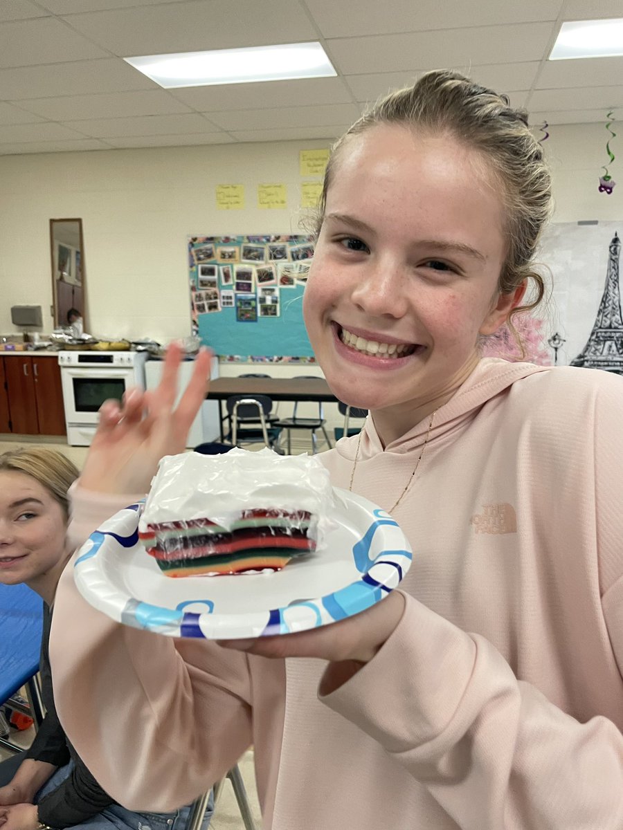 French III celebrating Thanksgiving after a difficult test!  Délicieux!!