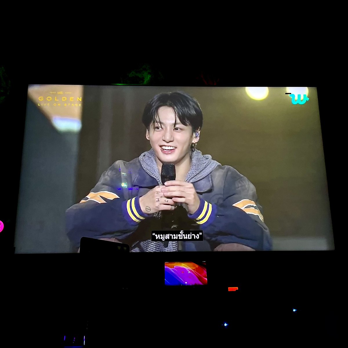 Letmeknow_a97's tweet photo. ปุ่มมูฟออนอยู่ตรงไหนคะ
ม่วนจอยมากเว่อออ แสง สี เสียง ดีเริศ
อาหารอร่อย เหมือนอยู่ในคอนเสิร์ตจริงๆ เลยอ่ะ 😘😘

ร้าน Chibing Chicken and Bingsu อยู่ตรงอ่อนนุช นะคะ แวะเวียนกันไปได้เลย 💜 https://t.co/X08dlwdZKJ