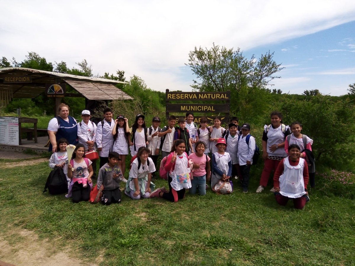 PilarTurismo's tweet photo. 💁🏻Los estudiantes de 4to año de la EP Nº 29, disfrutaron de una salida especial en la Reserva Natural, importante atractivo que disponemos en #Pilar. 
🦎 En el paseo, los alumnos pudieron adquirir conocimientos sobre los ecosistemas y el cuidado de los humedales💧

#PilarTurismo https://t.co/R70uNNEs4j