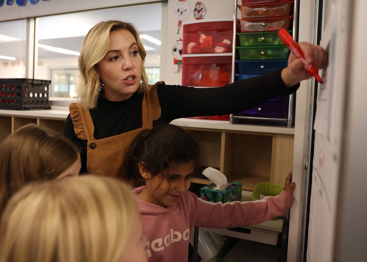 BSDEaglesMO's tweet photo. McGrath Elementary School third grade teacher Lindsey Piazza was one of 99 local educators to be honored with the 2023 Emerson Excellence in Teaching Award!

Congratulations, Lindsey!

Learn more: https://t.co/P97mH6Dfjw

#TheBrentwoodWay 🎉🎉🎉

📌: @Emerson_News https://t.co/ko1XsCdvsJ