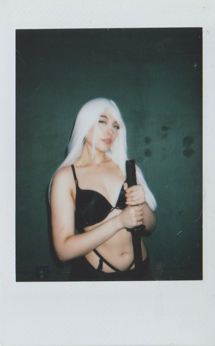 poladroid pt.2 https://t.co/oahLzSIxCM