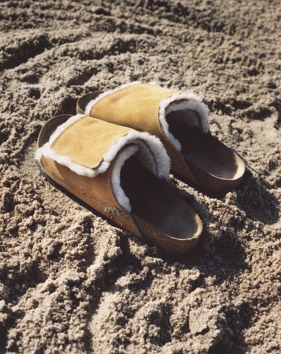 StreetFashion01's tweet photo. STÜSSY x Birkenstock (2023) https://t.co/QHaazBbvSD