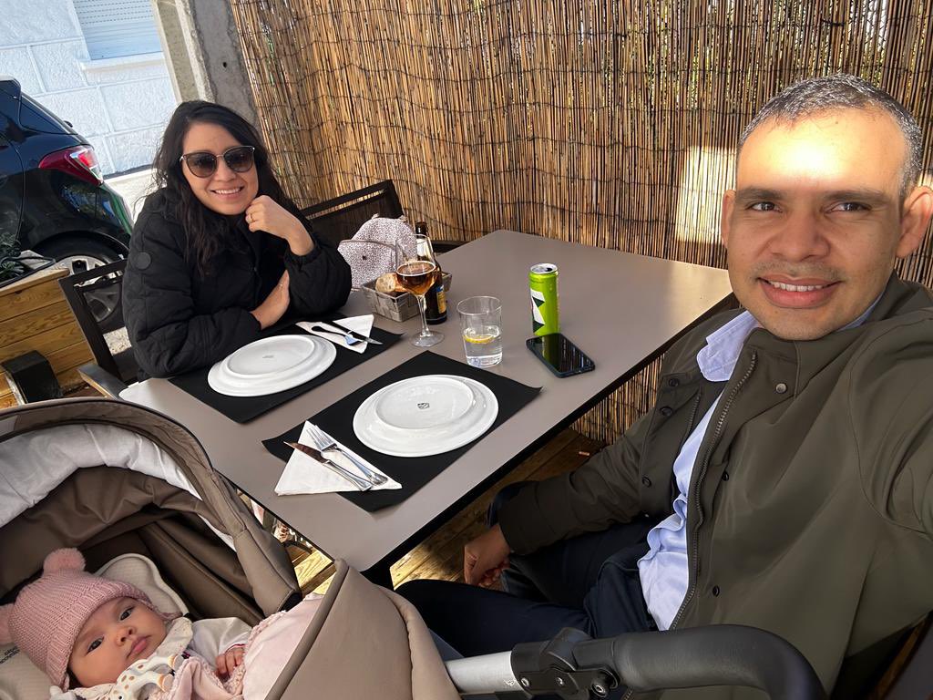 Reinaldo_SB's tweet photo. Sumando un año más a mi vida, agradecido por las lecciones y momentos que me regaló. No puedo evitar sentirme afortunado por los pequeños triunfos y las oportunidades que surgieron. Aquí, celebrando la vida con gratitud genuina con mi familia y grandes seres humanos. 

21/11/23🎂 https://t.co/v6P3F7LN65