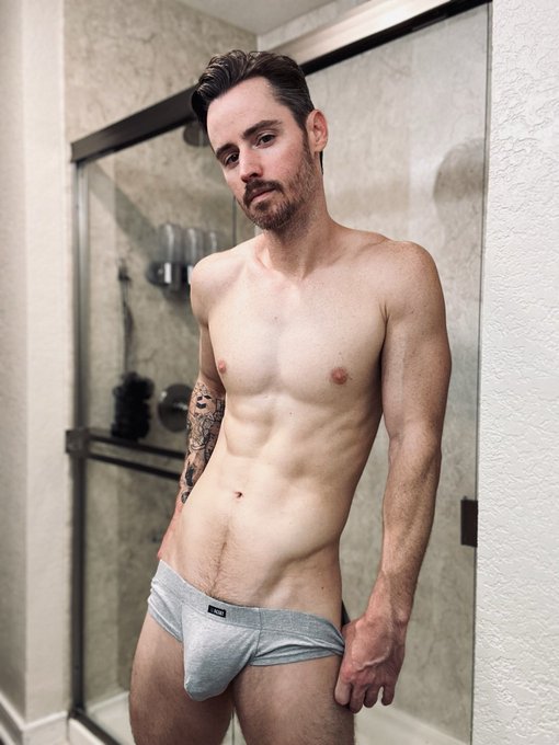 Rest here for a second before you keep scrolling. You&rsquo;re doing great. ❤️ https://t.co/gIE3HgCOGc