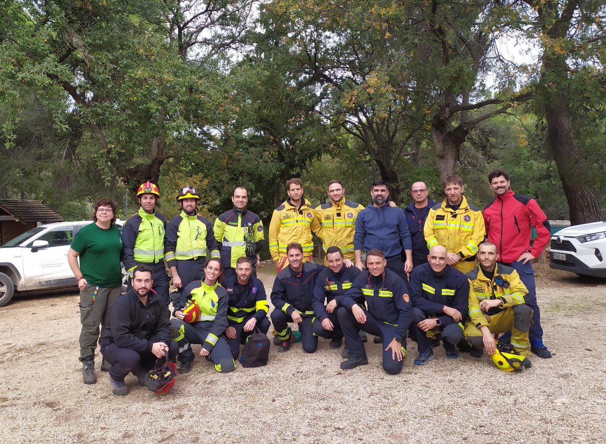 Finalizamos el curso de rescate de fauna silvestre con las jornadas prácticas para las cuales nos desplazamos al #CREA Quiebrajano.
Muchas gracias a <a href="/MedioAmbAND/">Consejería de Sostenibilidad y Medio Ambiente</a> por abrirnos las puertas del CREA y a Bomberos, Guardia Civil, Policía por el interés mostrado.
💵<a href="/dipujaen/">Diputación de Jaén</a> 

#siece