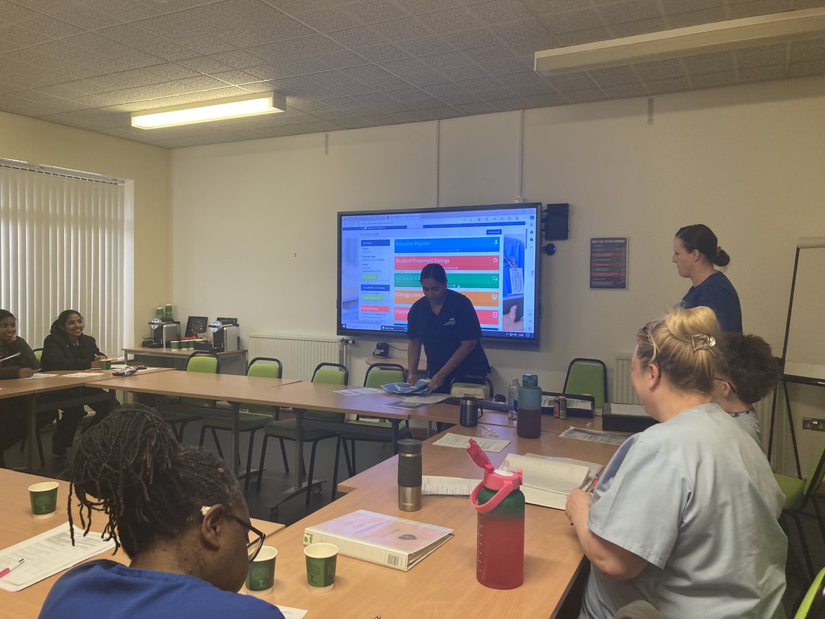 TeamCritCare's tweet image. Some fantastic work on our last staff development day of the year @MWLNHS @TeamCritCare 
#organdonation #endoflifecare #movingandhandling #Studentnurseupdates #woundcareandtissueviability
#bestteamintheworld