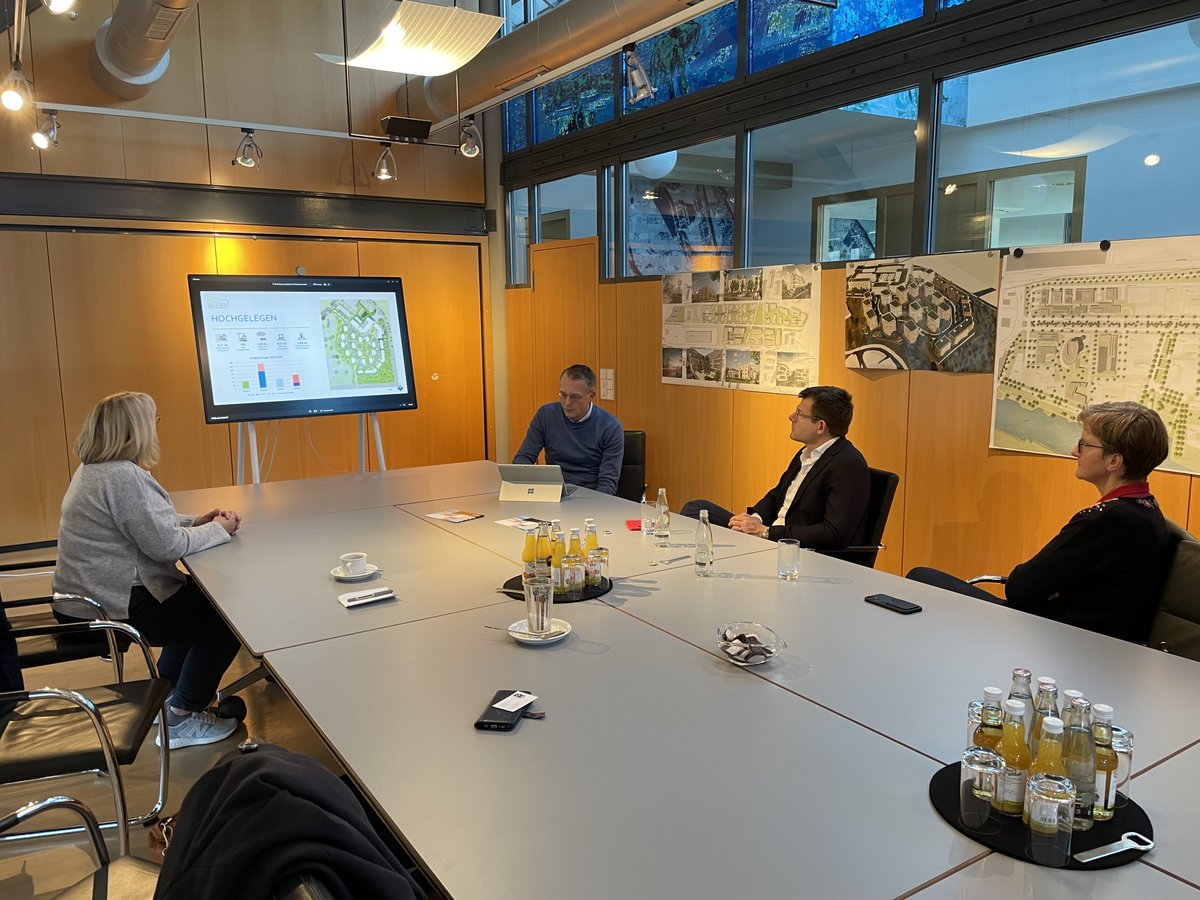 vbw_online's tweet photo. Ein herzliches Dankeschön an Geschäftsführer Dominik Buchta und sein Team von der Stadtsiedlung Heilbronn für einen informativen und interessanten Austausch sowie die Besichtigung der Innovationsfabrik 2.0 und des Quartiers Hochgelegen in Heilbronn. Tolle Projekte. https://t.co/TxBOT8CsER