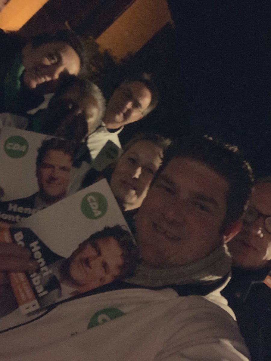 Terwijl onze <a href="/HenriBontenbal/">Henri Bontenbal</a> het slotdebat voert, vullen wij de laatste brievenbussen. One team, one goal! Stem morgen CDA! #eenfatsoenlijkland #TeamCDA  #Slotdebat