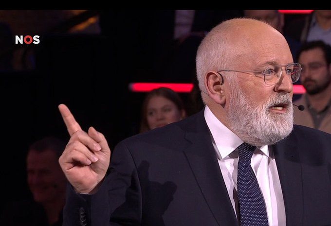 F_e_WyVXAAAWBnF?format=png&name=small