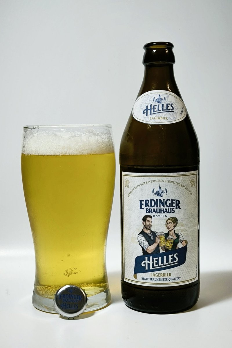 Erdinger Brauhaus Helles 🇩🇪 – ⭐⭐⭐⭐⭐⭐⭐ (7/10)
#Sörcsap #beer #cerveza #erdingerbrauhaushelles #beerphotography #sör #bere #bier #fotografiez_bere #birra #sörfotózás #beerlover #beerpic #beerloversaroundtheworld #beerporn #beertime #beerblog #cervezafotografia #germanbeer