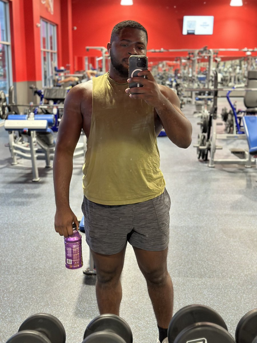 JaeDawson_'s tweet photo. I still hate the gym but I love taking pics https://t.co/G7OUSAZQn8