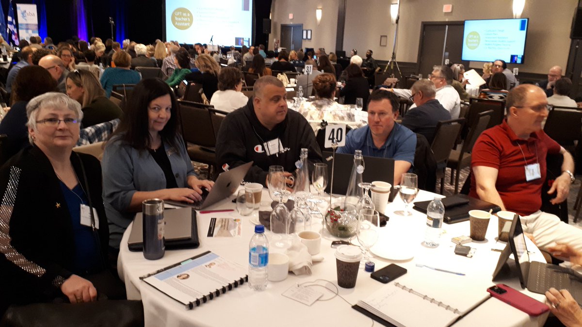LindaMywaart's tweet image. @ABSchoolBoards Trustees and staff of @fmpsd are engaged in an intriguing PD session on Artificial Intelligence from @jodielobana 
#futureisnow #valuabletool