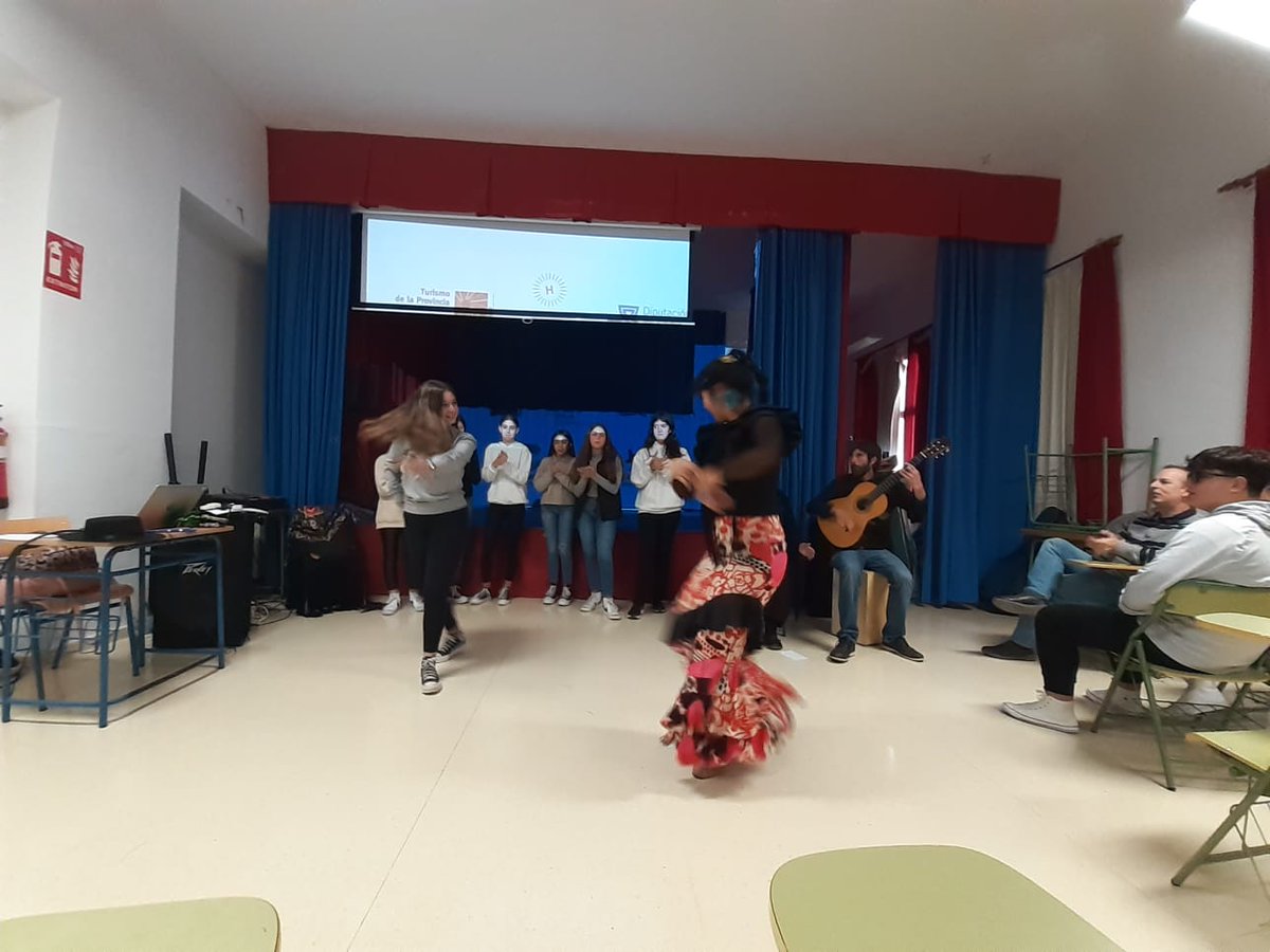 IESSierraJorge's tweet photo. En el IES Sierra de San Jorge celebramos el día Internacional del flamenco con talleres impartidos por la Escuela Andaluza de Flamenco.
@flamenco https://t.co/sy2O1nSLlO