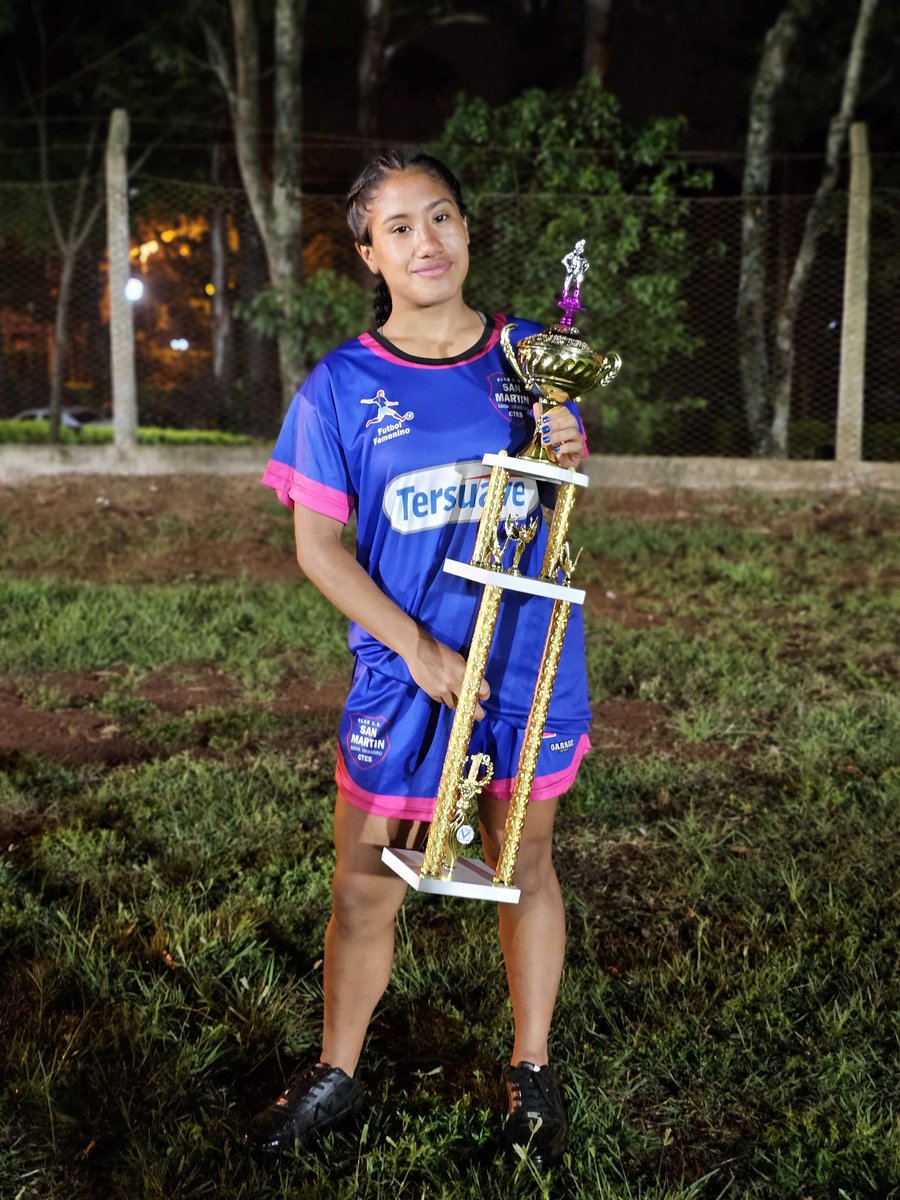 bvega5013's tweet photo. CAMPEONAS 🤍🏆💙 orgullosa de ustedes chicas que pusieron garra, que dejaron todo en la cancha para salir campeonas y se nos dio.
Vamosss  San Martín 💙🤍💙 https://t.co/Ajn0PoUgnH
