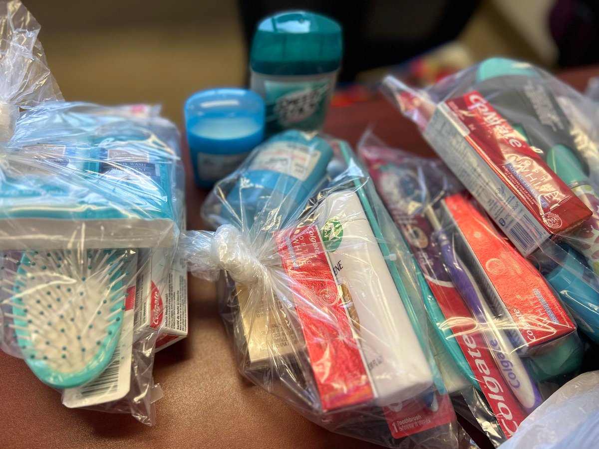 ReevesCollege's tweet photo. The Addictions and Community Service Worker program students from our Edmonton City Centre are running an outreach program to collect and deliver donations to help those in need. 

#reevescollege #education #donation #donationdrive #ACSW #outreach #communityoutreach #Edmonton https://t.co/eHWDKqMGaW