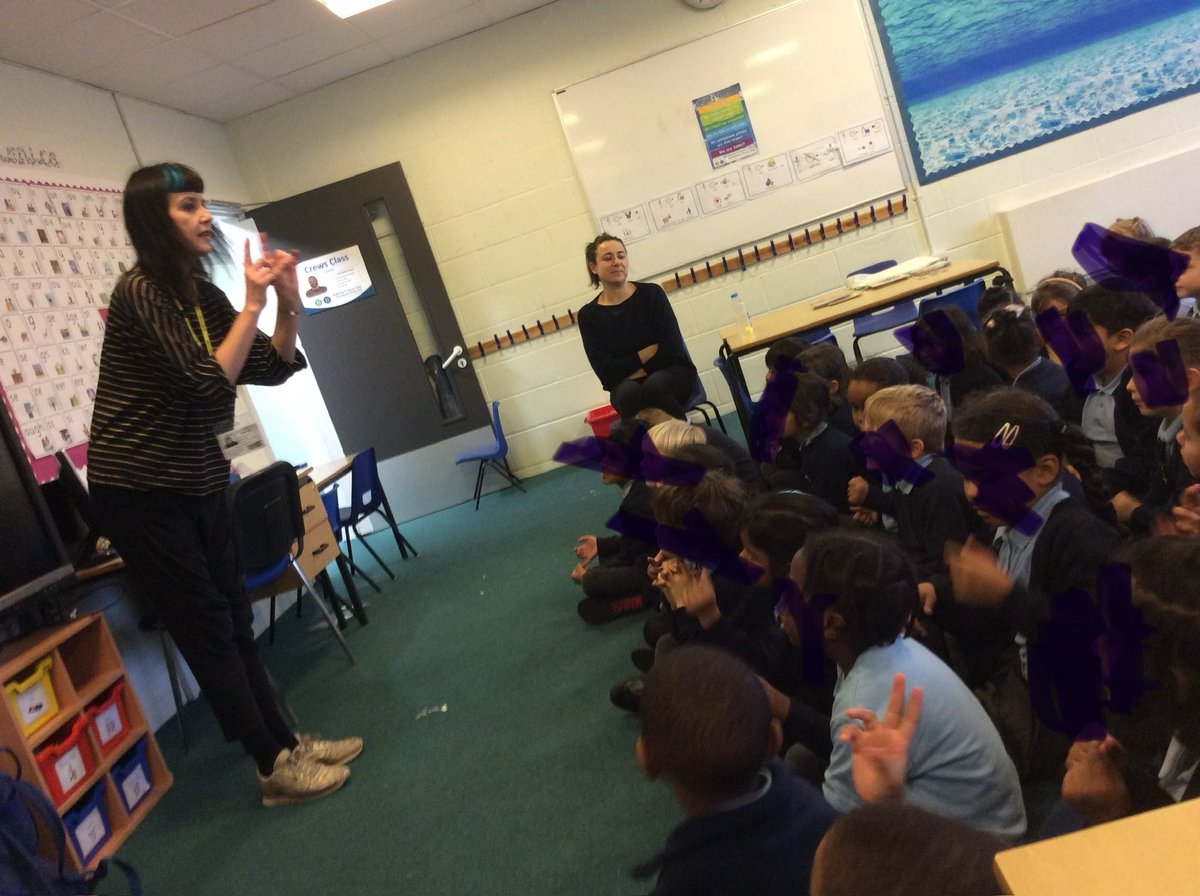 Hillyfield_E17's tweet image. Thank you for bringing story telling to life Lottie! We throughly enjoyed this week’s story which included a giant, a witch, a prince, a dragon and a princesses looking for her blanket! #Year1hill @MagicBoxE17