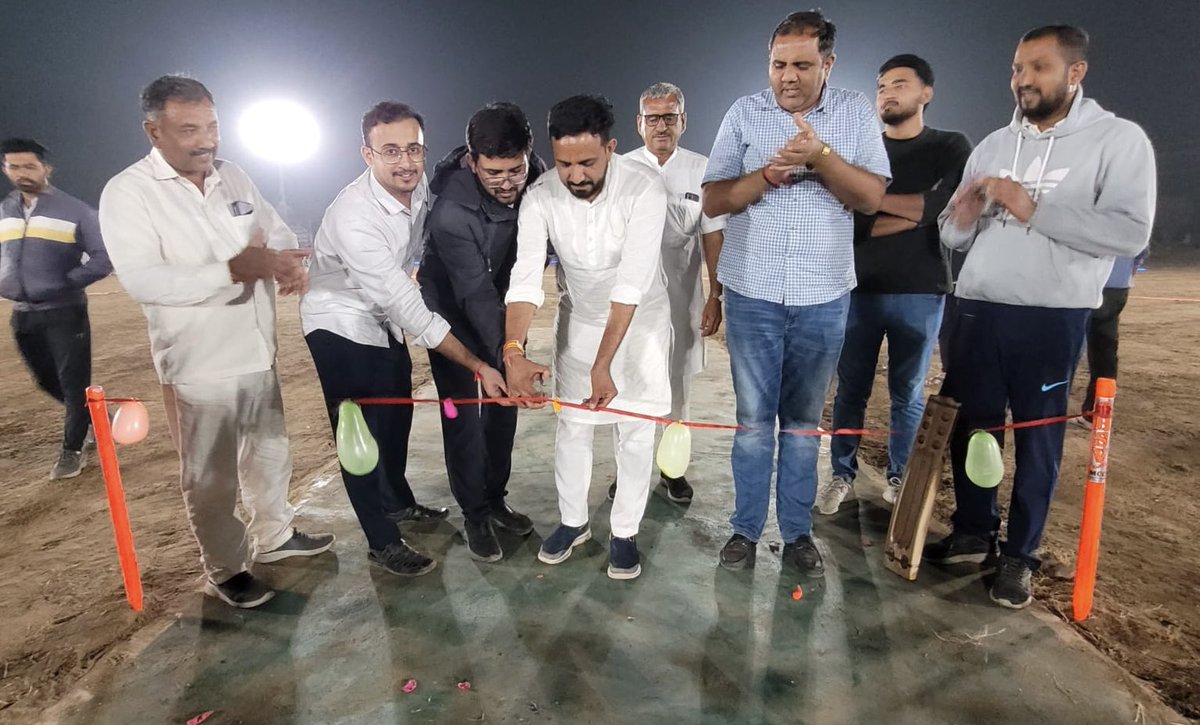 mahendralohbjp's tweet photo. સાગ્રોસણા ખાતે નાઇટ ક્રિકેટ ટુર્નામેન્ટનુ આયોજન કરવામાં આવ્યું.આ પ્રસંગે ખેલાડીઓનો ઉત્સાહ વધારવા ઉપસ્થિત રહેવાનું થયું. આયોજકોએ ખૂબ સારુ આયોજન કર્યું. ખૂબ ખૂબ શુભેચ્છાઓ https://t.co/09koHDF62J