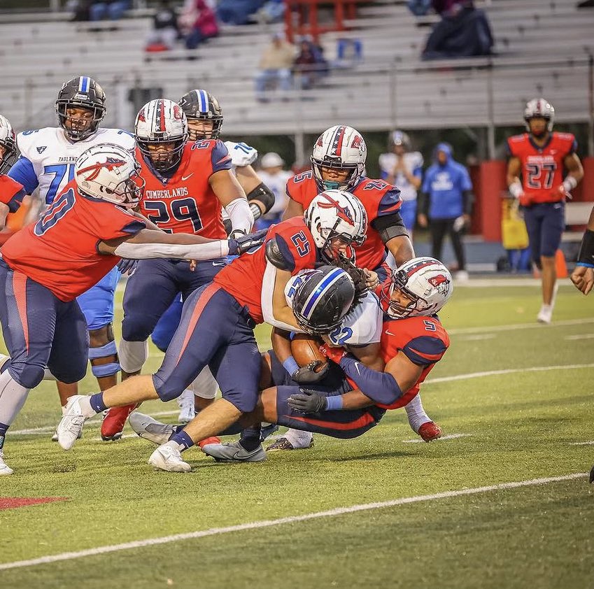 D8rryl's tweet photo. Blessed to receive a scholarship offer from @UCPatriotFball!  @Benji_Jae @CoachAbbottFB @CabrilloFB_ @CoachRomero_CC @CoachHansen3 @OBM_CoachT1A408 #AGTG https://t.co/m2vBkO4DgY