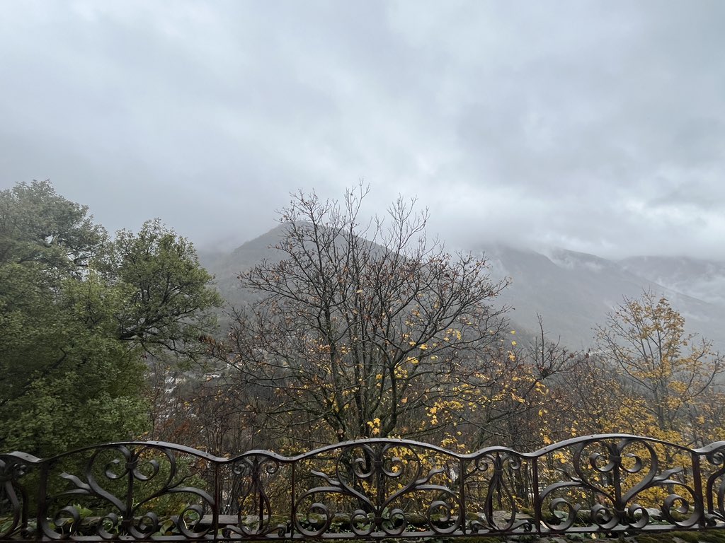 JCoromandel's tweet photo. Ciel gris.
Toute la vallée s’est couverte d’écharpes de brumes…
#automne
Ça va plaire à @Clem_Bukowski 😉😘 https://t.co/Iy93cN3QOz