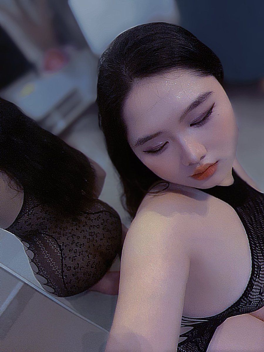 mi_yuee's tweet photo. 🐒 chụp bằng tiktok ảo thật đấy- https://t.co/QMrGplLQ85