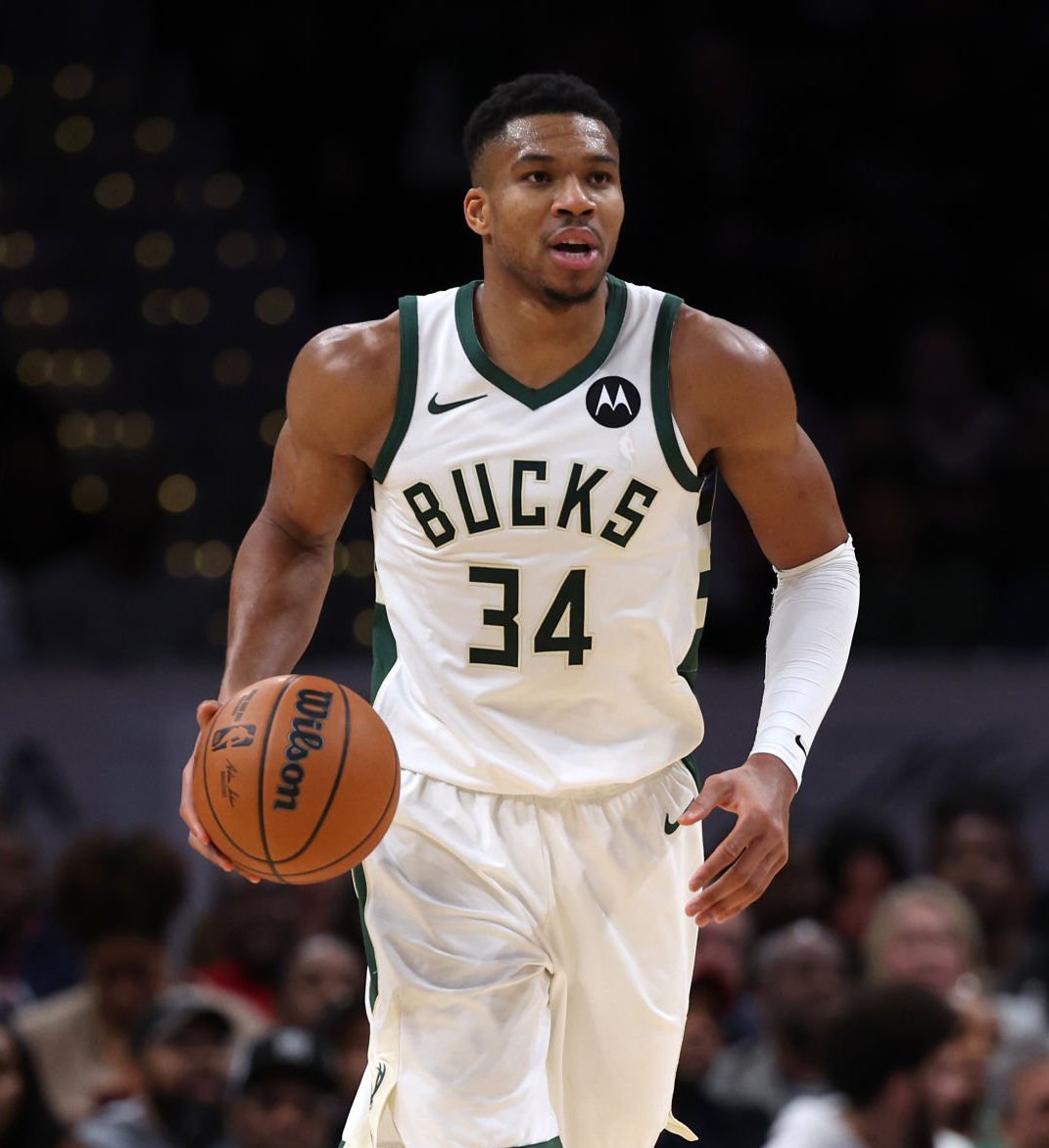 TheDunkCentral's tweet image. Giannis Antetokounmp says he has a ‘bag’

“There’s a narrative out there that’s false. I got a bag. But it’s good like this. Keep it on the low. When you get your ass here to Milwaukee, and you get embarrassed, you go back home and start contemplating life. Taking a shower…