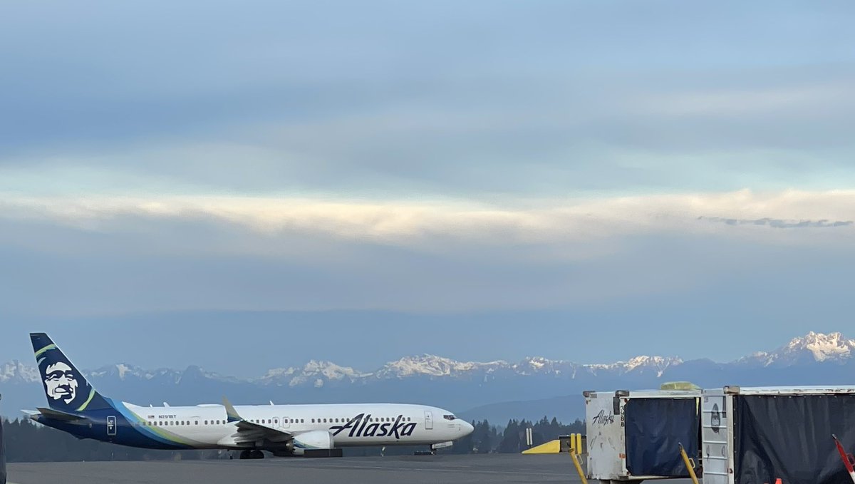 AviationAndDogs's tweet image. Thankful today for this! ✈️🏔️ #flySEA