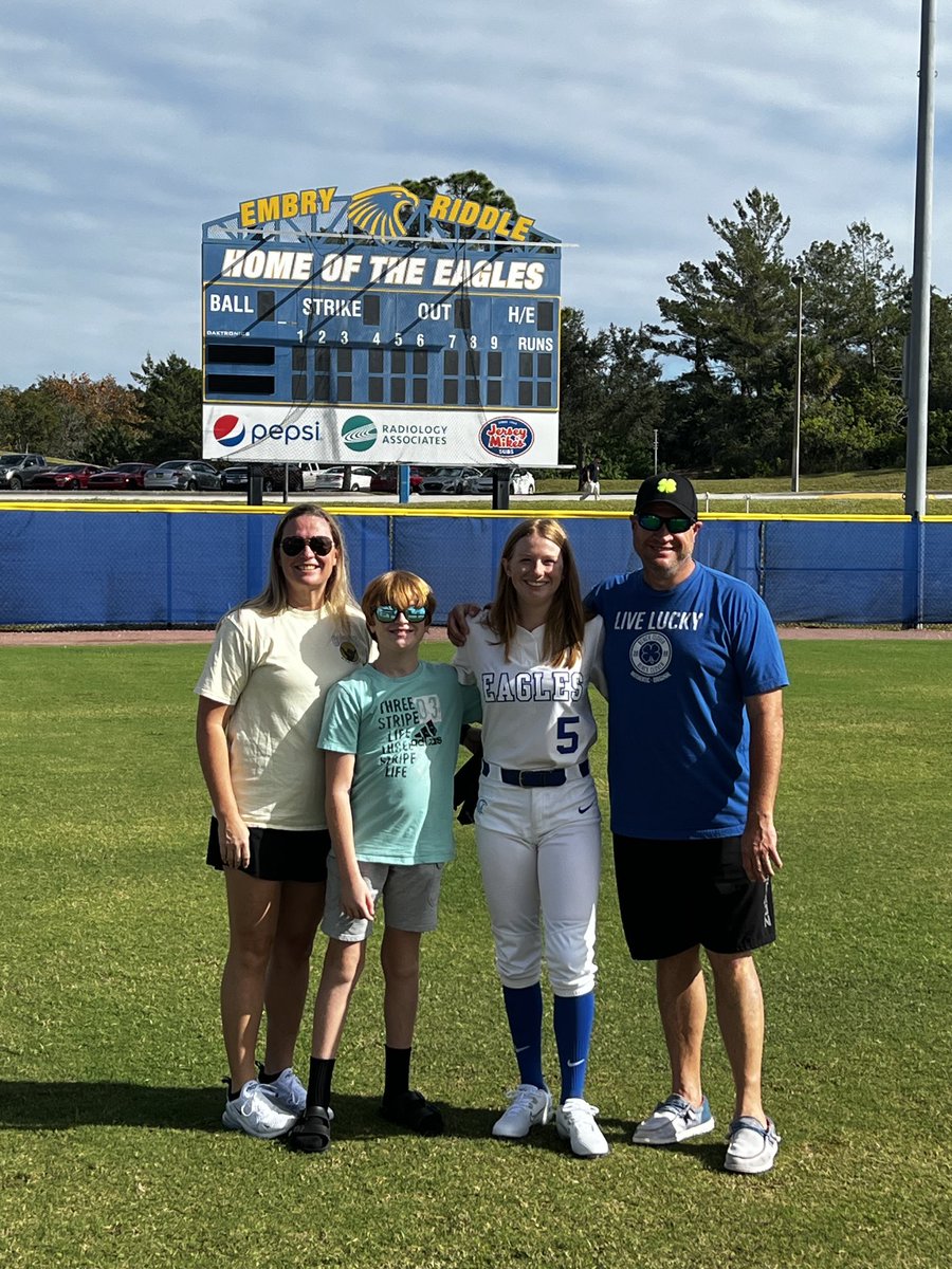 KendallWilkie8's tweet photo. COMMITTED 💙🦅💛 @ERAUSoftball @coachkelsid @StephanieCeo @MSBMBGOLDKIMZEY @TKNIGHT11 @AtownSoftball @MrsWilk2 @barnes_pro https://t.co/FIr3njYPFY