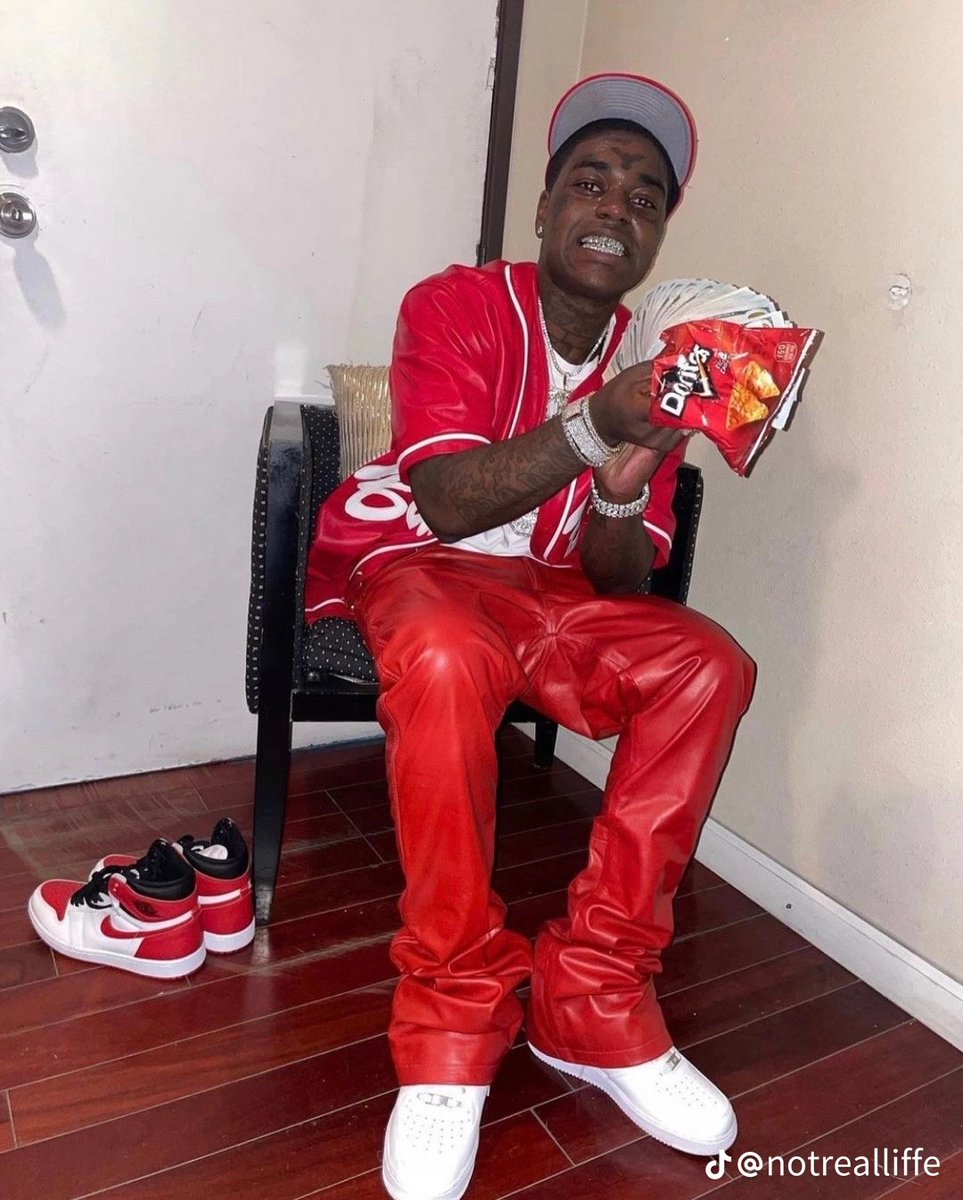 Big-W CR tweet media