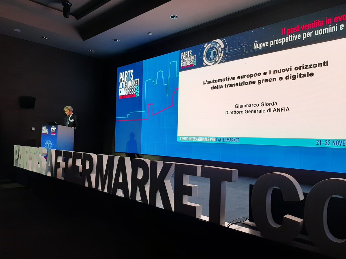 ANFIA_it's tweet photo. 🔛 Il Direttore Generale #ANFIA @gianmarcogiorda al #PartsAftermarketCongress2023 di #RivistaParts ha raccontato gli orizzonti della transizione #green e #digitale dell'#Automotive europeo.
👉Focus su #Euro7, #Cina e accordo #ANFIA-@mimit_gov sulla #componentistica
#ANFIASocial https://t.co/9VOnfM1aYO