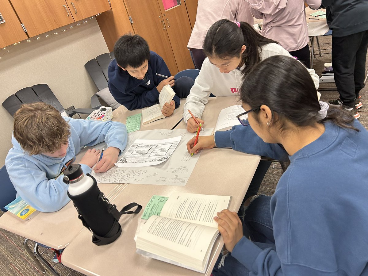 Silent discussions for the win right before break! Thanks <a href="/CarmelHSRhodes/">Jen Rhodes</a> for the packing paper idea! <a href="/CreeksideMS/">Creekside MS</a>