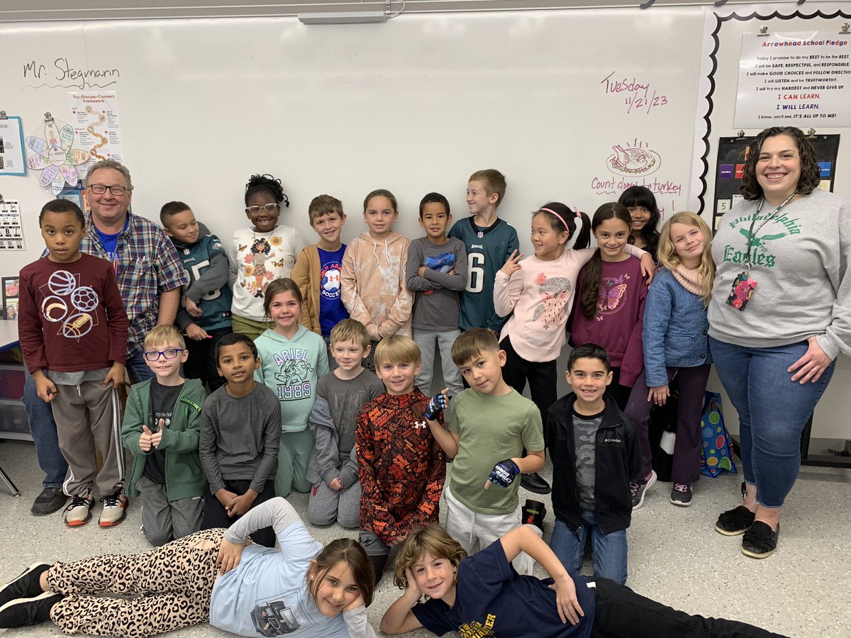 Our third graders posed for a quick picture to say Thank you to Mr. Stegmann and to Welcome Back Mrs. Brown! <a href="/Methacton/">Methacton Schools</a> <a href="/TeamBrownThird/">Erica Brown</a>