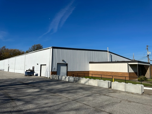 Rare High Bay Industrial Warehouse available for Sale or for Lease in Willoughby, OH.
28,680 Sq. Ft. Warehouse &amp; 2,400 Sq. Ft. Office
Click the link for additional info and call Patrick Dowd to schedule a showing! 216.406.0476
conta.cc/3QHxm6c