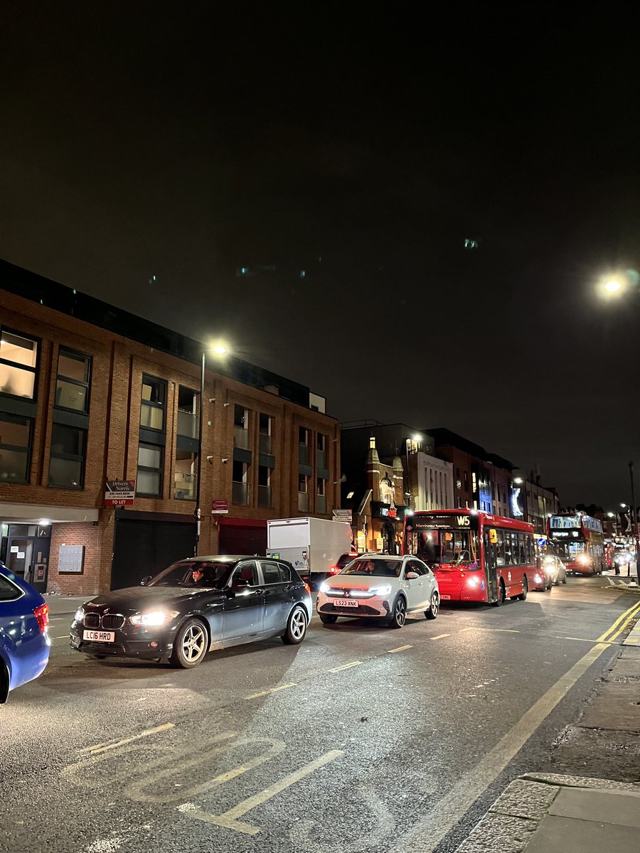yularocha's tweet photo. Hello @haringeycouncil one hour to move 1 mile. Traffic is  in standstill. Everyday is the same between Wood Green and Crouch End. Mornings and evenings. https://t.co/fDgkFYUARn