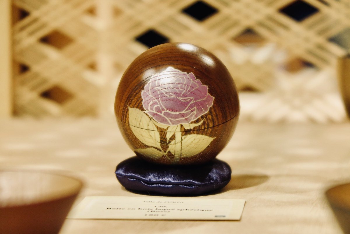 TokyoatParis's tweet photo. Encore de très beaux objets artisanaux exposés et en vente à Synergies entre tradition et modernité à la @MCJP_officiel ! Dépêchez-vous car c’est jusqu’au 25/11! Je vous en dis un peu + en fin de semaine sur le blog. https://t.co/5jQekrjxrz
