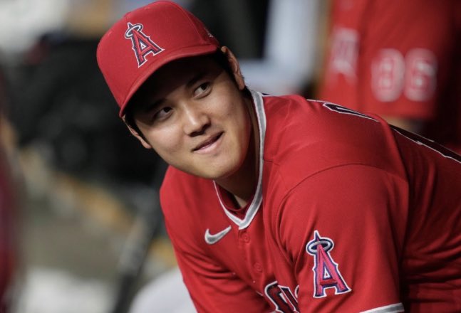 MiamiMarlins_UK's tweet photo. Ken Griffin just text Shohei Ohtani one single word. 

“Miami” https://t.co/LzD9m9umgS