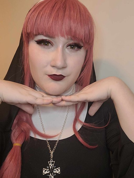 Mommy Makima ✨️ https://t.co/3P37mIzXuM