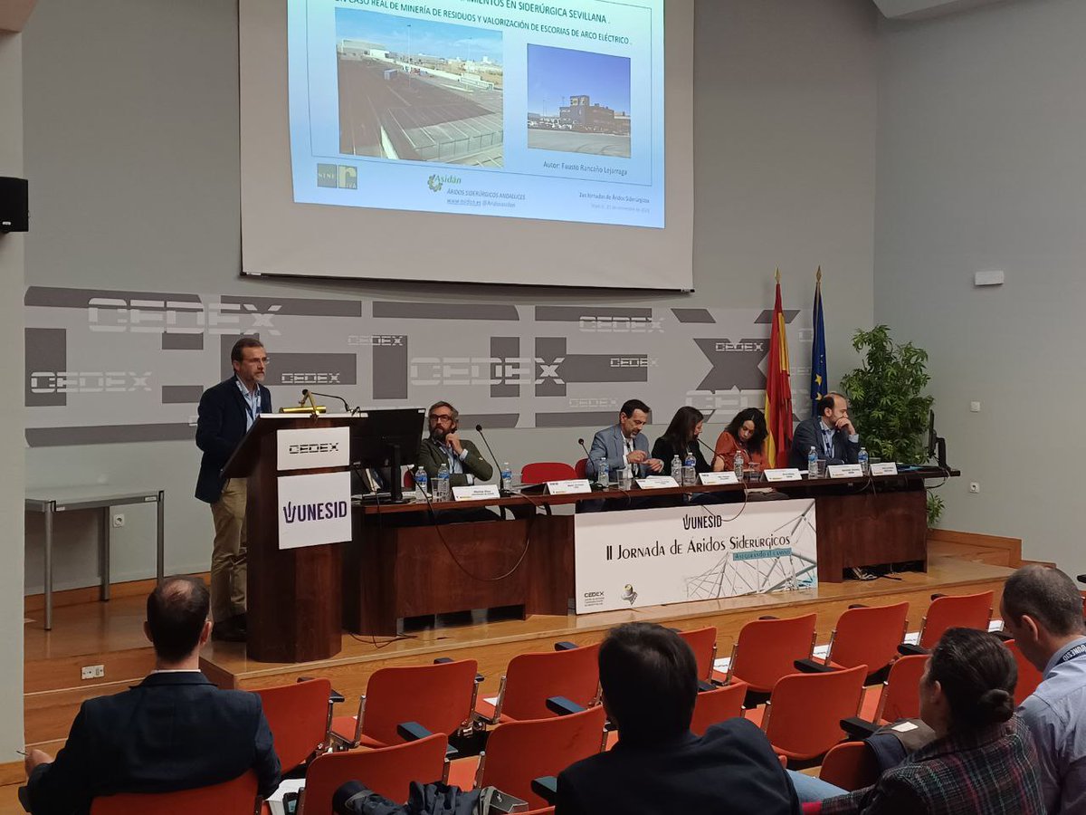 AridosAsidan's tweet photo. Para ASIDAN ha sido un honor participar nuevamente en estas jornadas y compartir nuestra experiencia en el empleo de áridos siderúrgicos y contribución a la #economiacircular y el desarrollo sostenible de infraestrcturas desde Andalucía.
@ECAndalucia @MedioAmbAND @marlosanchis https://t.co/GGUxTWgcGw