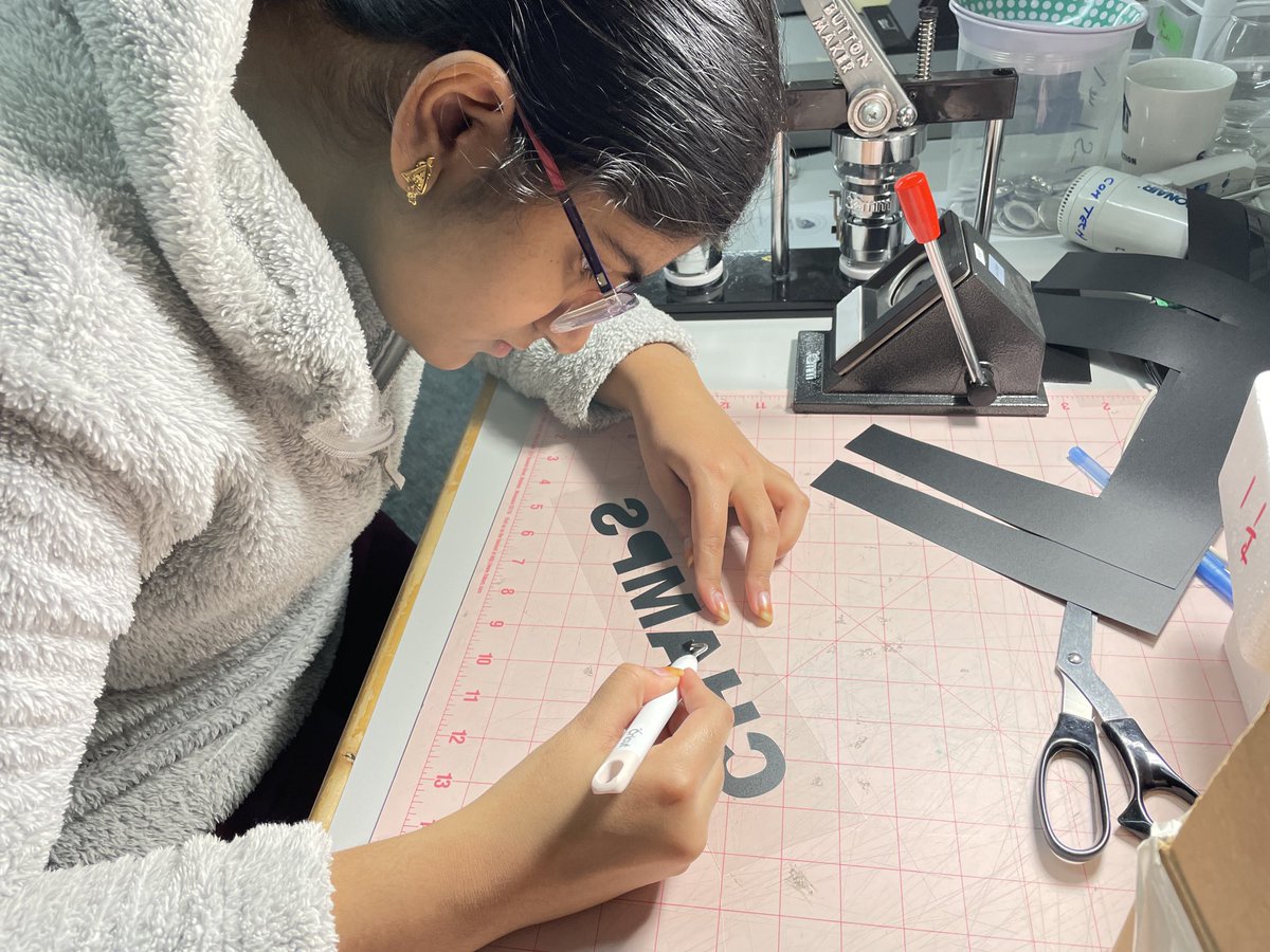 Eastside_RTV's tweet photo. SHSM Digital Media team making graphics for shirts…Championship Volleyball @ Eastside tomorrow👍 ⁦@eastside_ravens⁩ https://t.co/jeyGoiwI5y