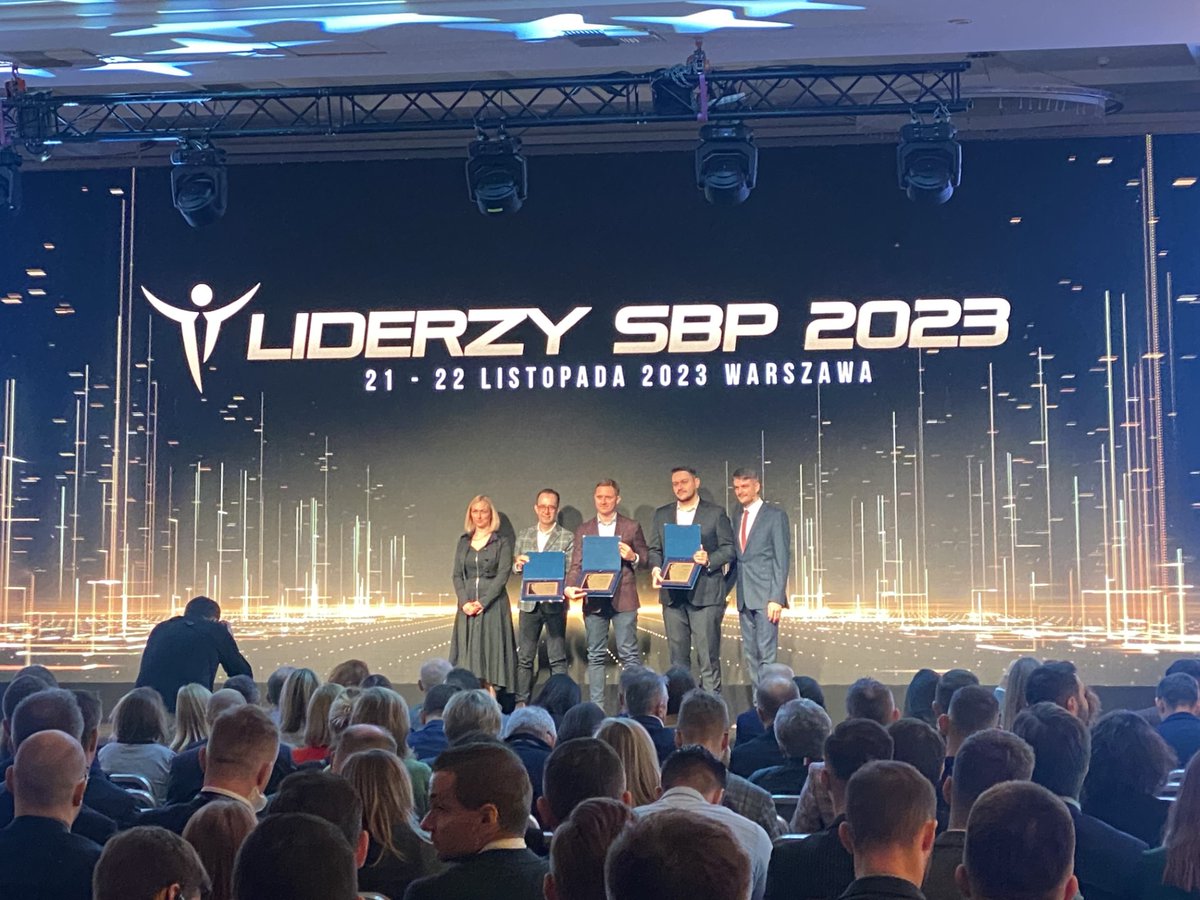 Eurosport Polska (@eurosport_pl) on Twitter photo No i Pan Paweł❗️
<a href="/PKuwik/">Paweł Kuwik</a> znalazł się wśród laureatów tytułu Lidera Sport Biznes Polska 2023. Jury doceniło wkład Pawła w rozwój i popularyzację sportu
Gratulacje❗️
*Pawła zobaczycie na naszej antenie już w ten piątek w trakcie studia przy kwalifikacjach do konkursu w Ruce No i Pan Paweł❗️
<a href="/PKuwik/">Paweł Kuwik</a> znalazł się wśród laureatów tytułu Lidera Sport Biznes Polska 2023. Jury doceniło wkład Pawła w rozwój i popularyzację sportu
Gratulacje❗️
*Pawła zobaczycie na naszej antenie już w ten piątek w trakcie studia przy kwalifikacjach do konkursu w Ruce