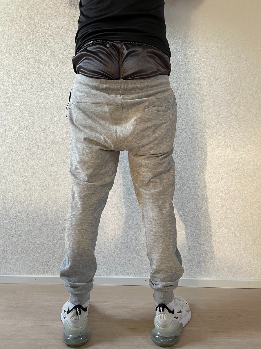 sagging some sweatpants with satinboxers and Airmax 270