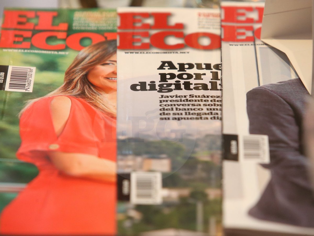 Eleconomistanet's tweet photo. #ElEconomista16años | Hoy se celebró el 16 aniversario de la revista El Economista.

El evento contó con la exposición de especialistas. Ramiro Ortiz Gurdian, director de Grupo Promerica Regional, fue el primer expositor.

Fotos: Julio Umaña y Luis Martínez. #ElSalvador https://t.co/qvVhmElzfr