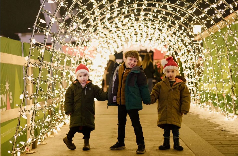 komonews's tweet image. It's the most wonderful time of the year! The much-anticipated Seattle Christmas Market opens its gates at 11:30 a.m. on Friday, Nov. 24, and runs until Christmas Eve on Sunday, Dec. 24.

Full story here: bit.ly/3uqq9Qw