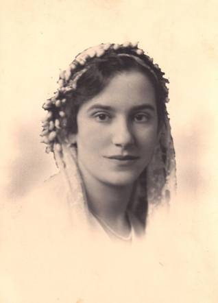 AuschwitzMuseum's tweet photo. 21 November 1907 | A Dutch Jewish woman, Elisabeth Cohen-Duits, was born in Dordrecht. 

In September 1942 she was deported to #Auschwitz. She did not survive. https://t.co/oBbcNfVOhu