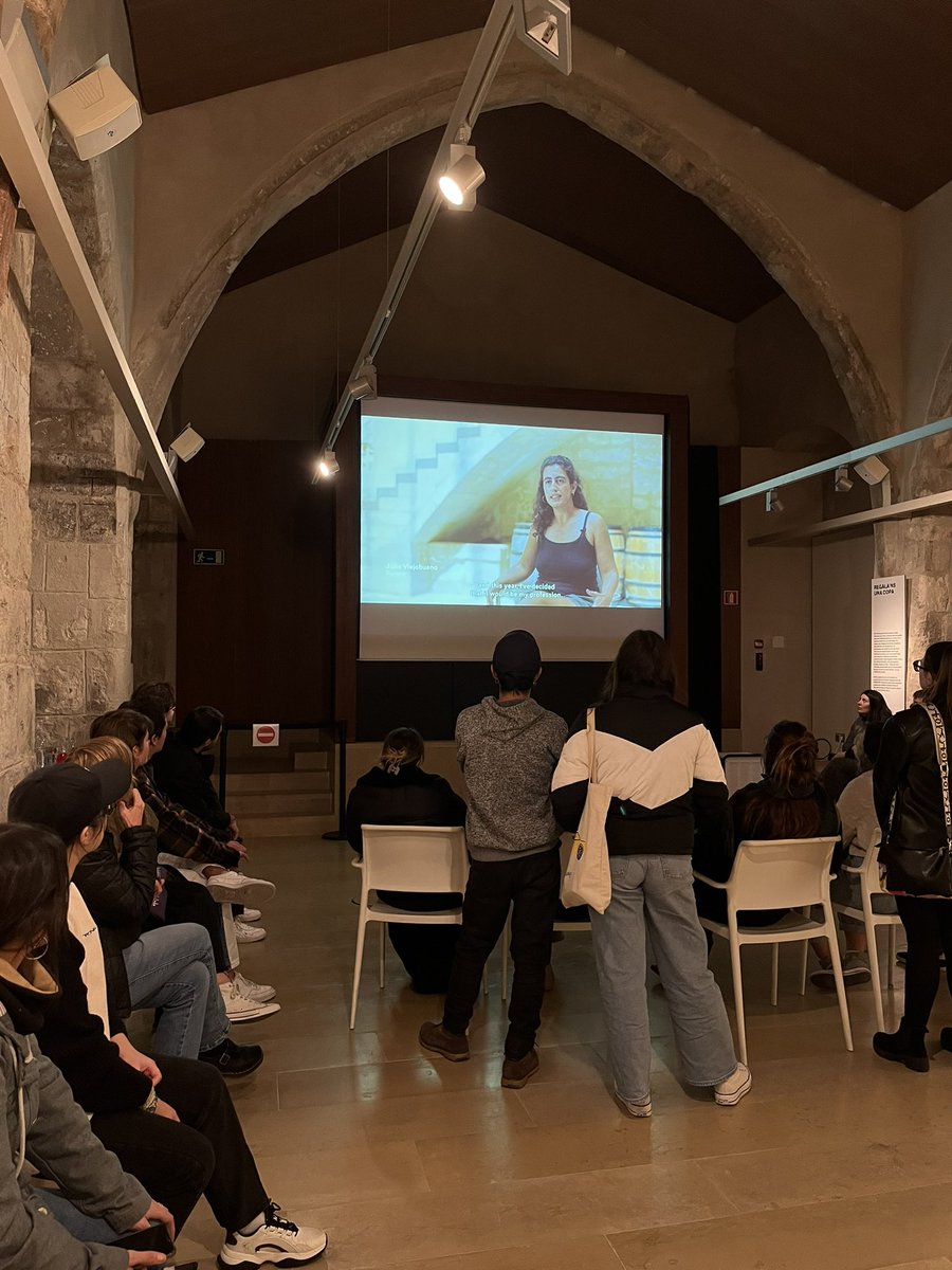 vinseum's tweet photo. Un any més, rebem la visita de l'alumnat de @MasterPatrimoni de la @UniBarcelona ❤️🎓

Part de l'equip del Vinseum és antic alumne d'aquest màster, així que ens fa especial il·lusió explicar el nostre museu als futurs professionals! ✨

Gràcies per venir a visitar-nos 🫶🏼🍷 https://t.co/A88NNg75EW