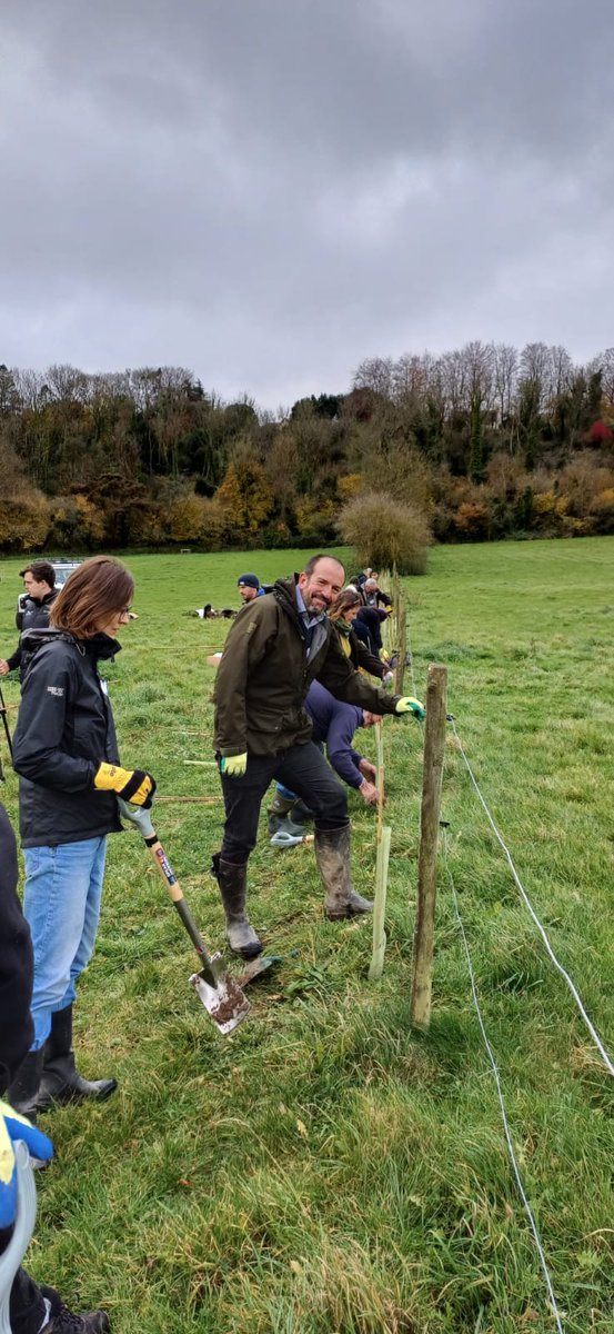 roger_mortlock's tweet photo. Great day launching the Hampshire Hedge with CPRE Hampshire @CPRE https://t.co/mSOJ8tCiYZ