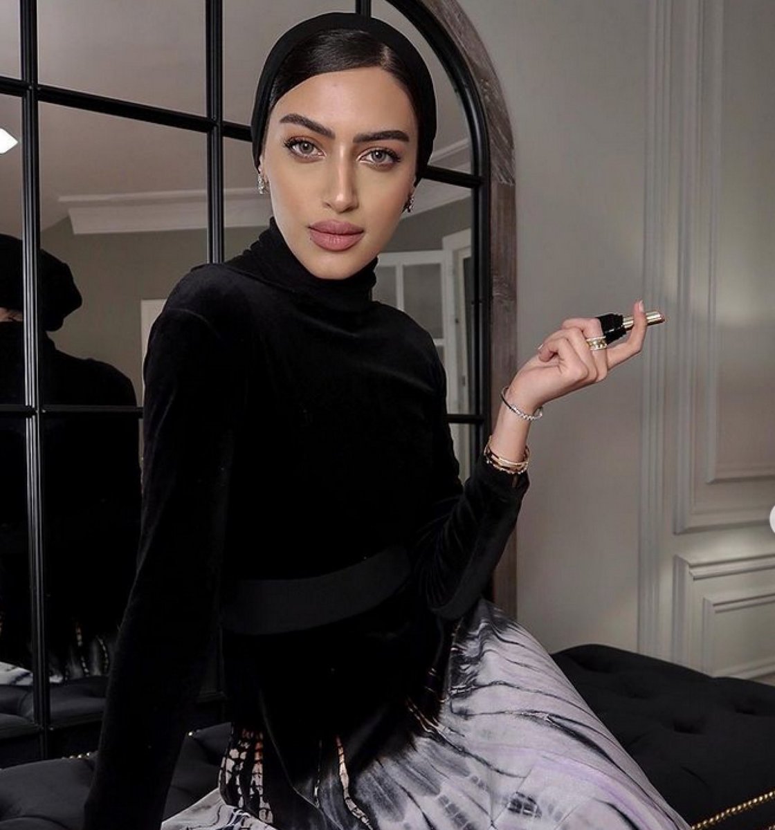 gorgeous4ew's tweet photo. يارا النملة توثق احتيال احد المطاعم في لندن 😰! https://t.co/LvKwHEdTU2