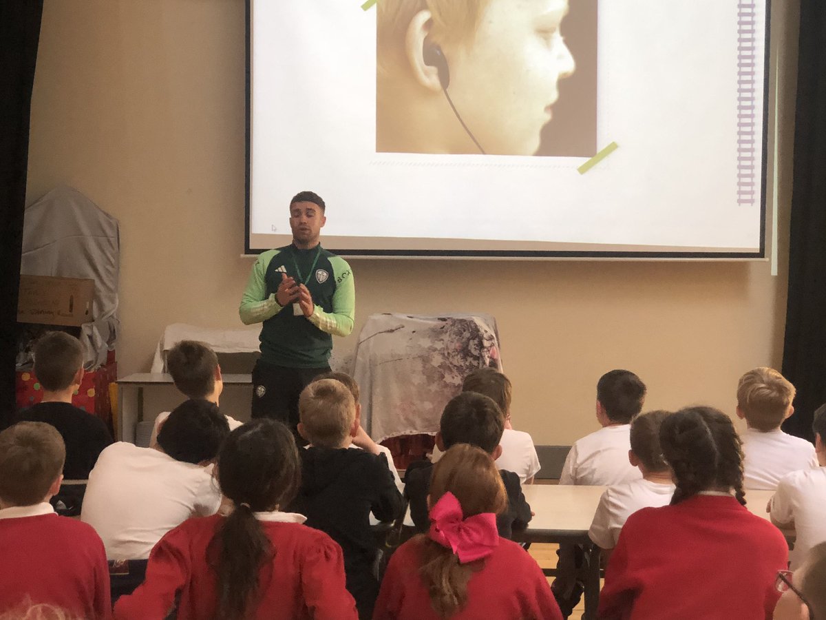 UKS2 had a visit from a Leeds United coach today who delivered an assembly from Network Rail. We learnt lots about the dangers posed by the railway and had the chance to ask lots of questions about Leeds United too. @LUF
<a href="/networkrail/">Network Rail</a>