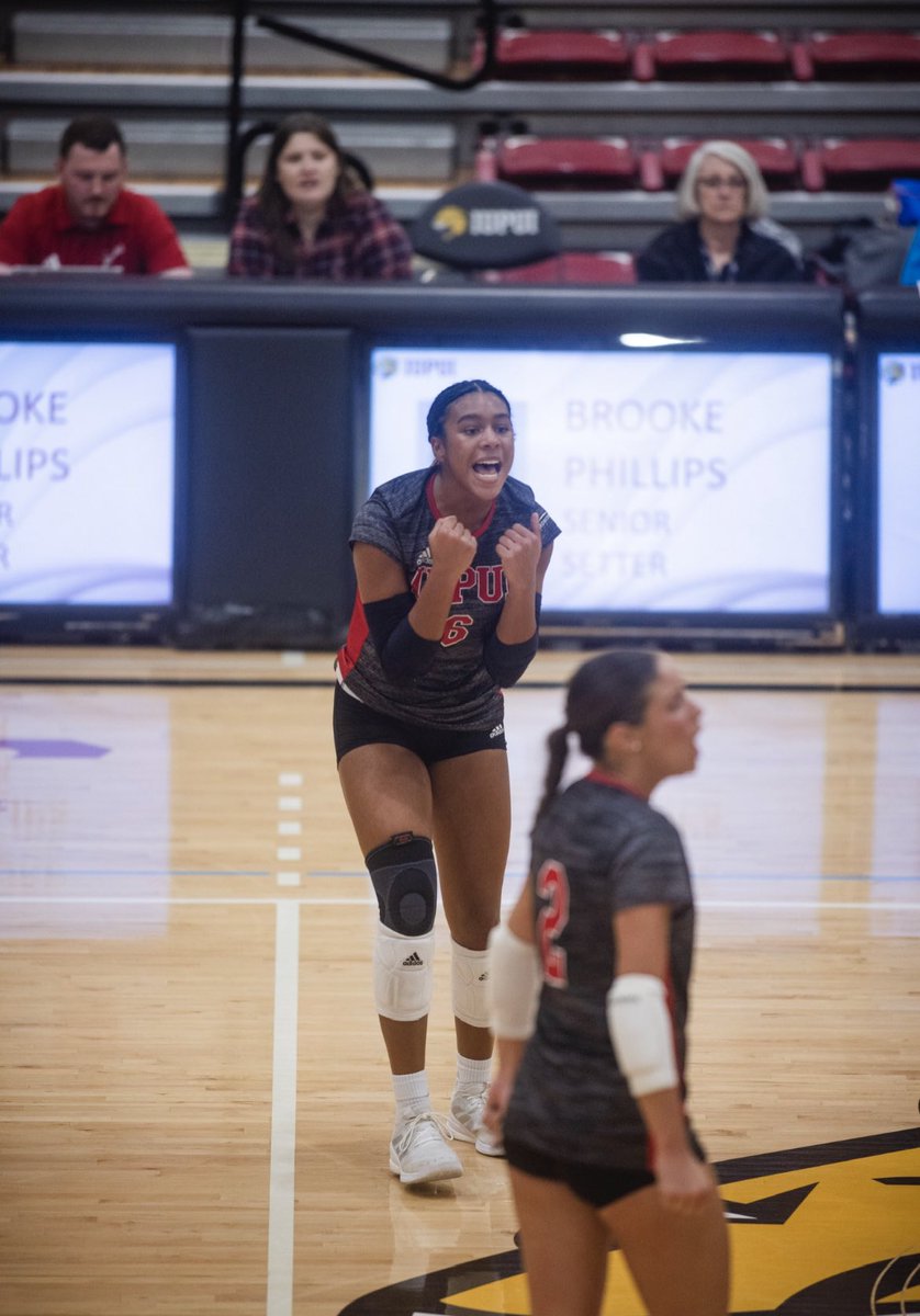 How we feel about Thanksgiving being in two days😄😄

#LetsGoJags #JaguarVolleyball