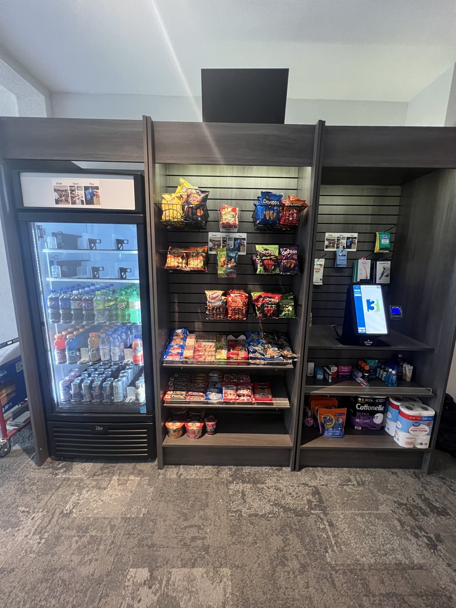 quinnjmiller's tweet photo. lets talk about micro-markets aka, my mini 7-eleven

4 months ago, i installed this

$10k investment

new concept for me, so a decent sized bet https://t.co/CP1pFSRnnq