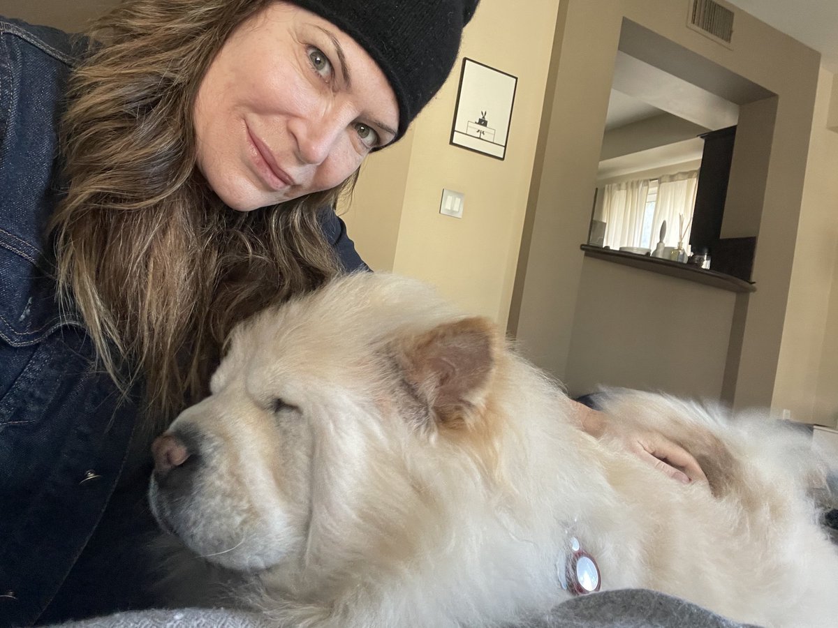 Iamtammytavares's tweet photo. My boyfriend &amp; furchild Mr Eazy. #chowdren https://t.co/QDDsD4WGNO